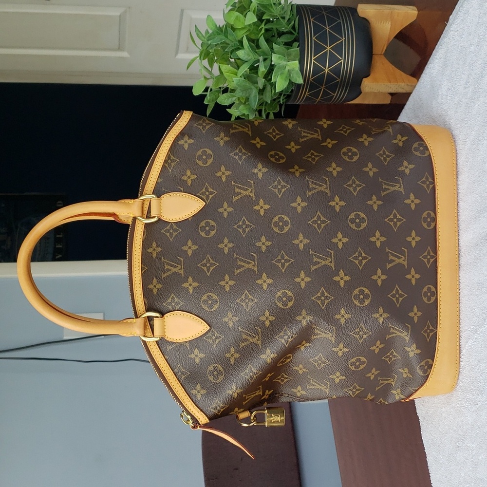 Louis vuitton Lock it GM Monogram Canvas and leather with lock and key🔥 😍💕
